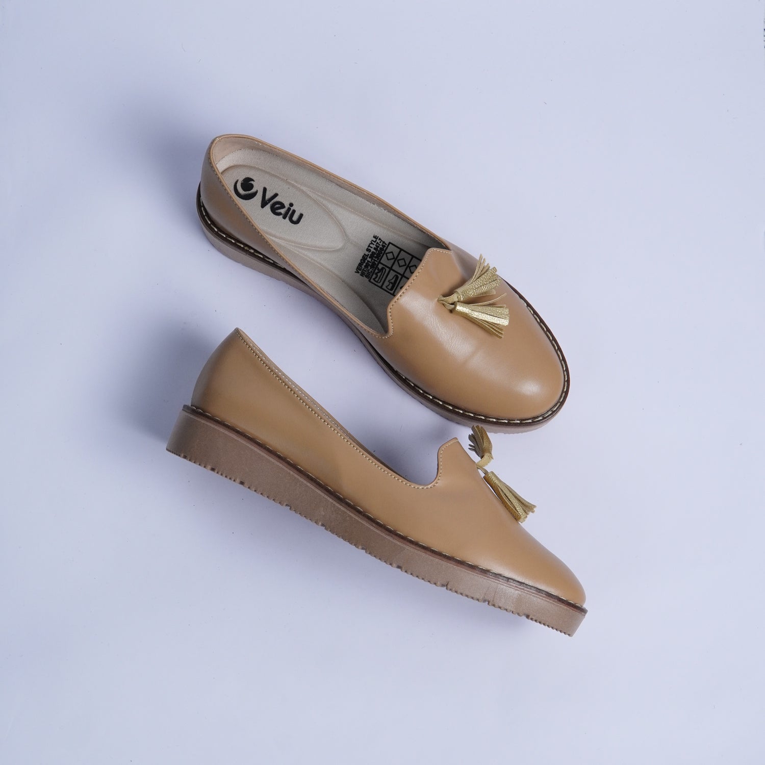 D2-08391 NAPA PARIS_ MEGAN CARTON