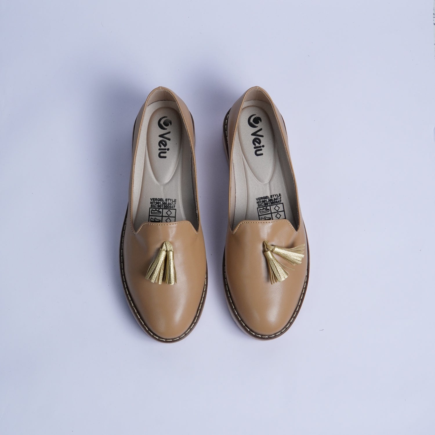 D2-08391 NAPA PARIS_ MEGAN CARTON