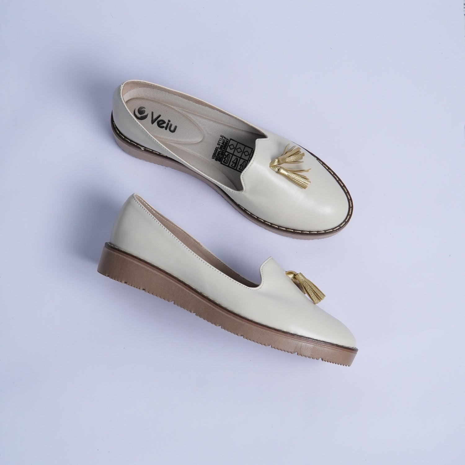 D2-08391 NAPA PARIS_ MEGAN CARTON