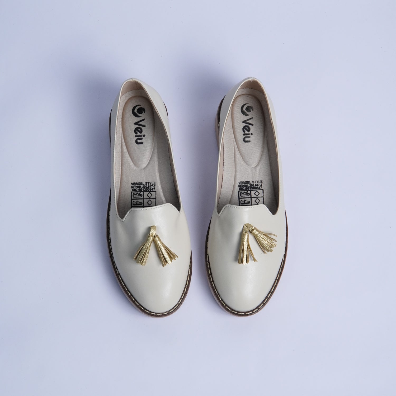 D2-08391 NAPA PARIS_ MEGAN CARTON