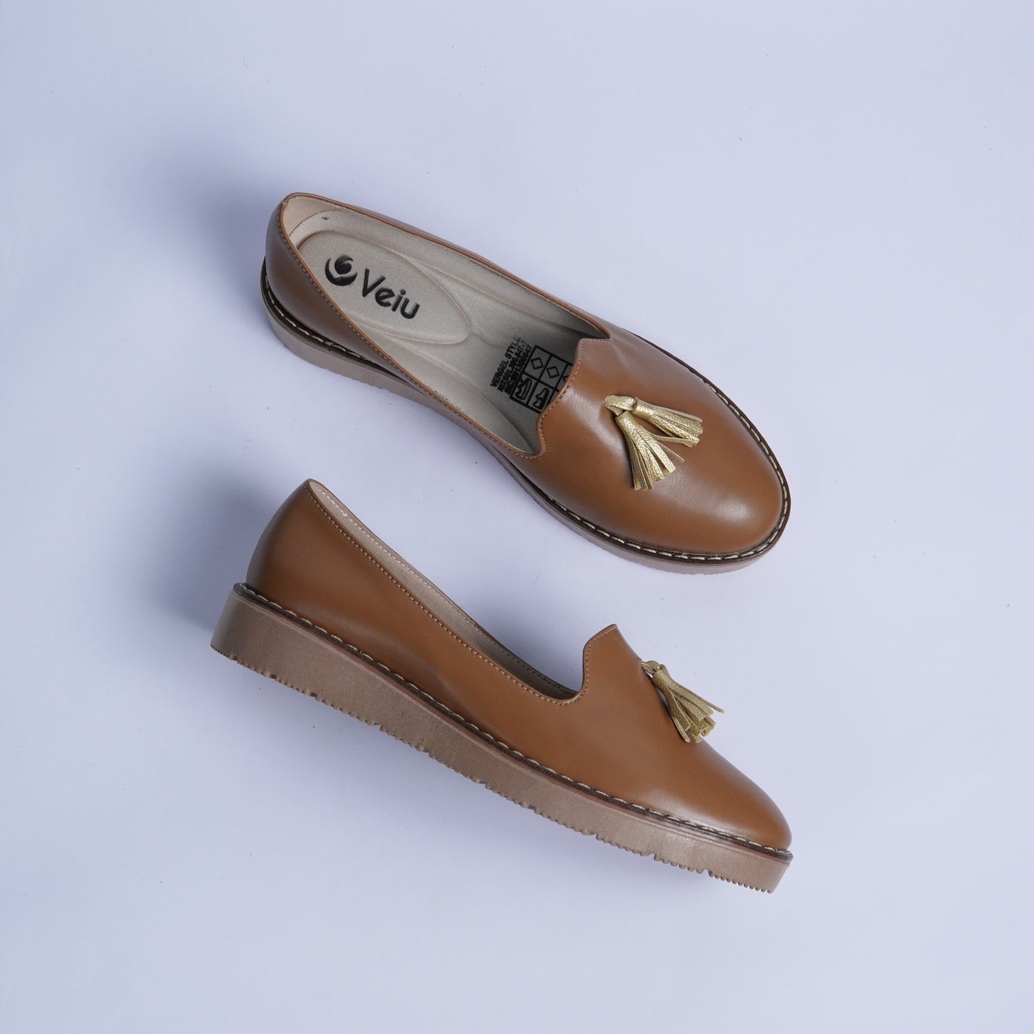 D2-08391 NAPA PARIS_ MEGAN CARTON