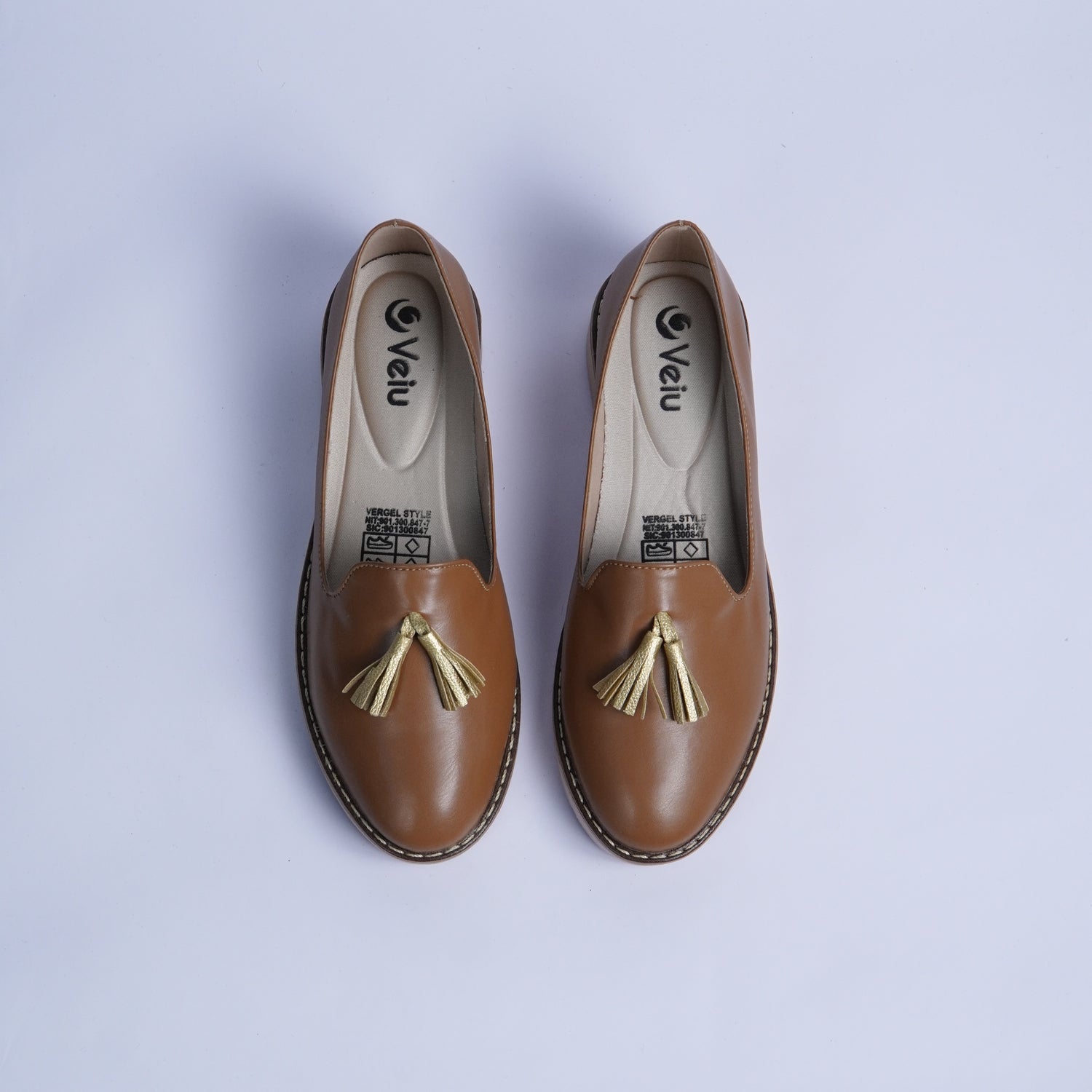 D2-08391 NAPA PARIS_ MEGAN CARTON