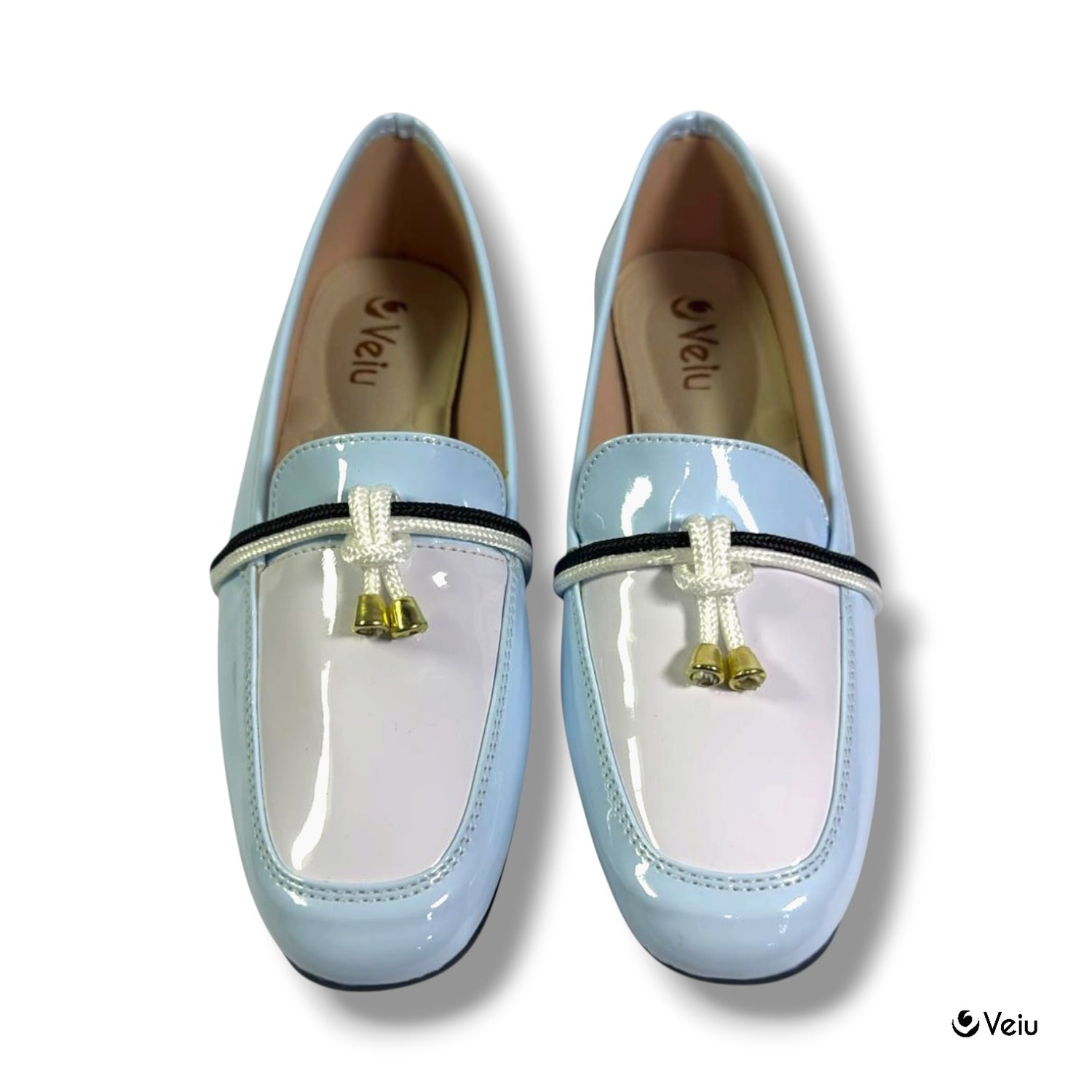 D8-44450 Charol-Charlotte