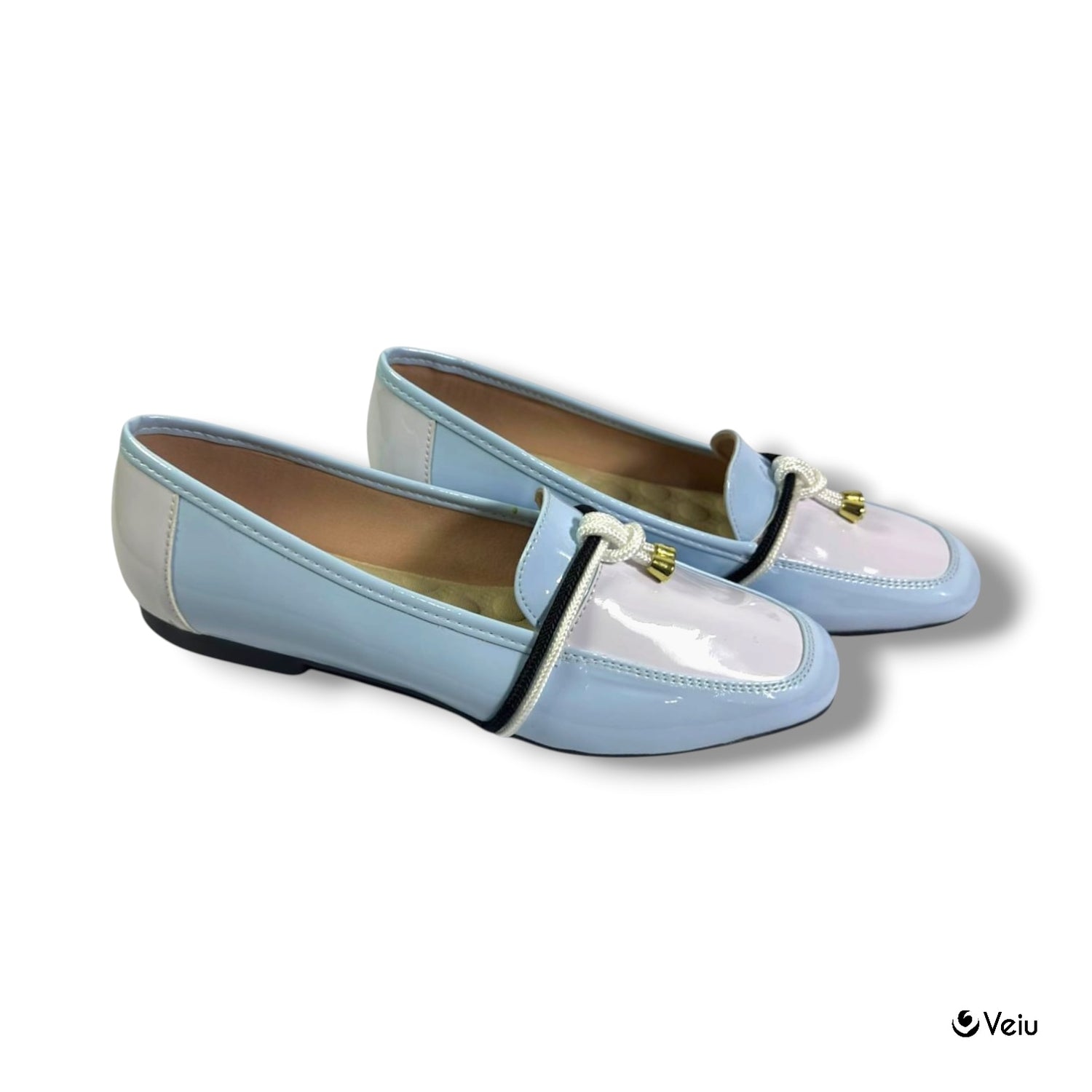 D8-44450 Charol-Charlotte