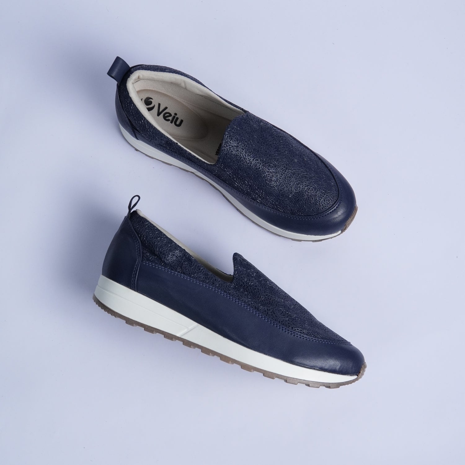 I6-29803 KOBO_ Mateo