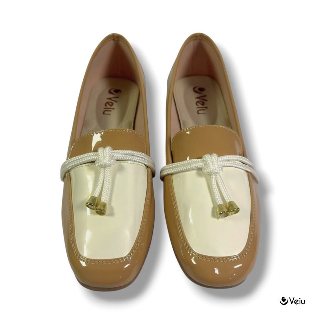 D8-44450 Charol-Charlotte