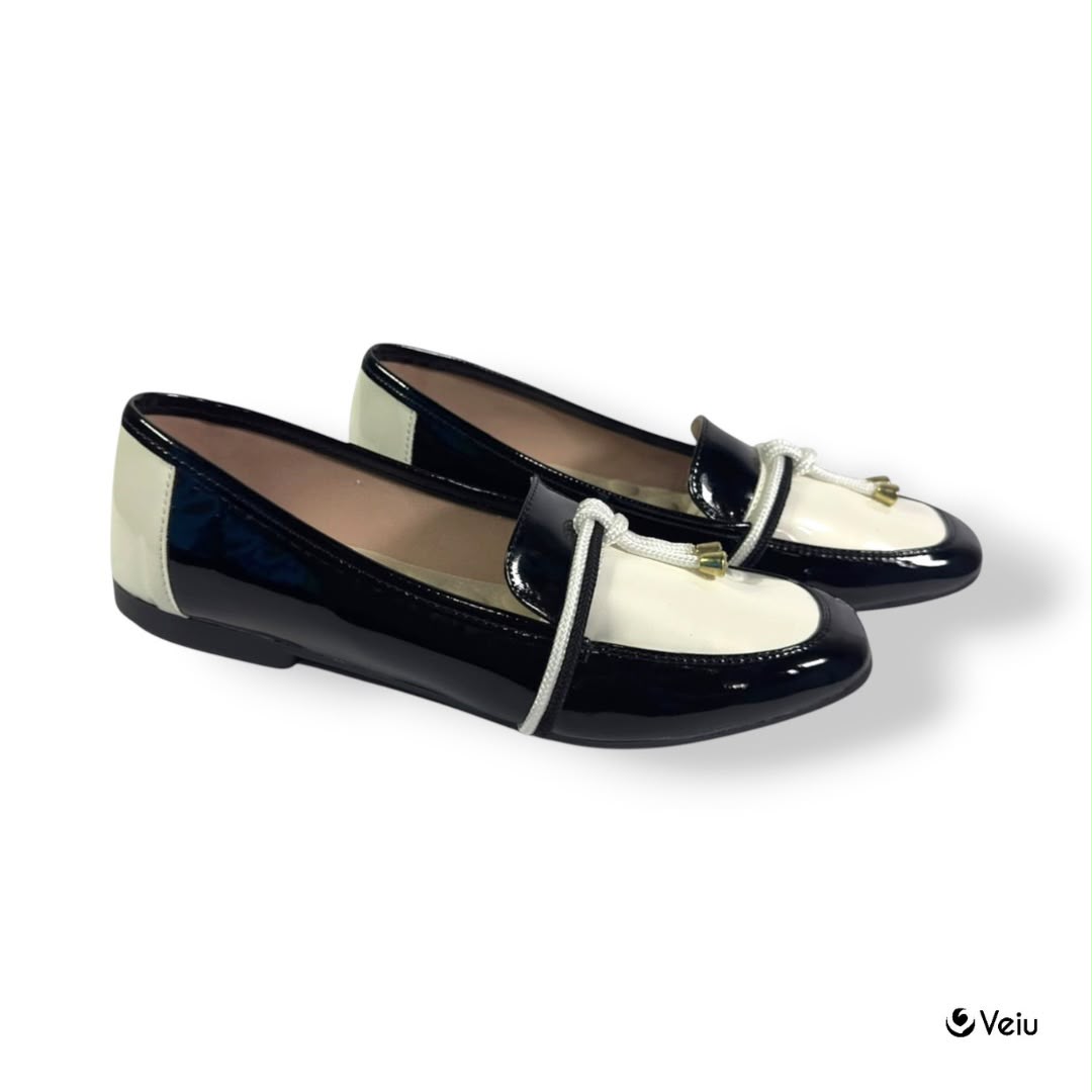 D8-44450 Charol-Charlotte
